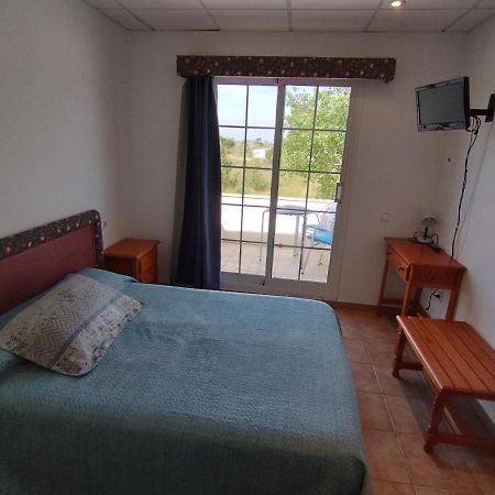 ריומאר Hostal Restaurant Paca מראה חיצוני תמונה