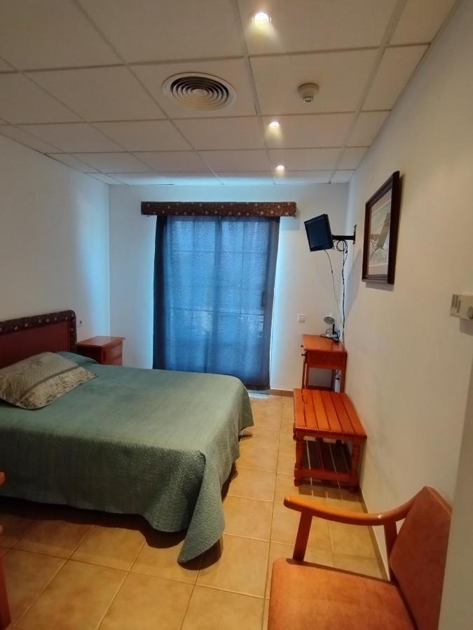 ריומאר Hostal Restaurant Paca מראה חיצוני תמונה