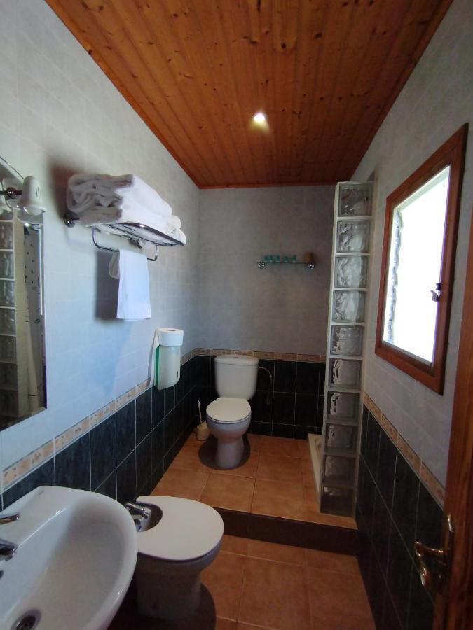 ריומאר Hostal Restaurant Paca מראה חיצוני תמונה