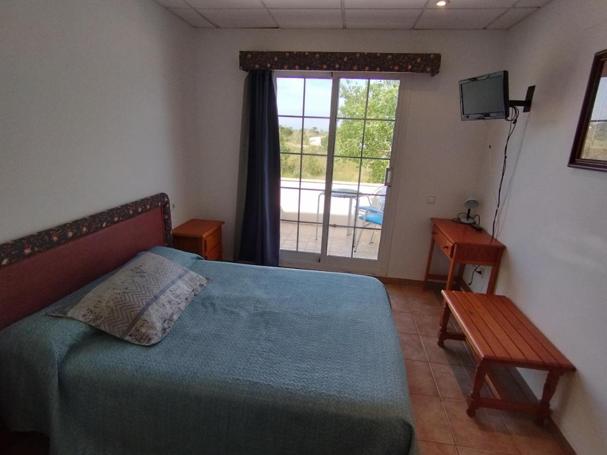 ריומאר Hostal Restaurant Paca מראה חיצוני תמונה