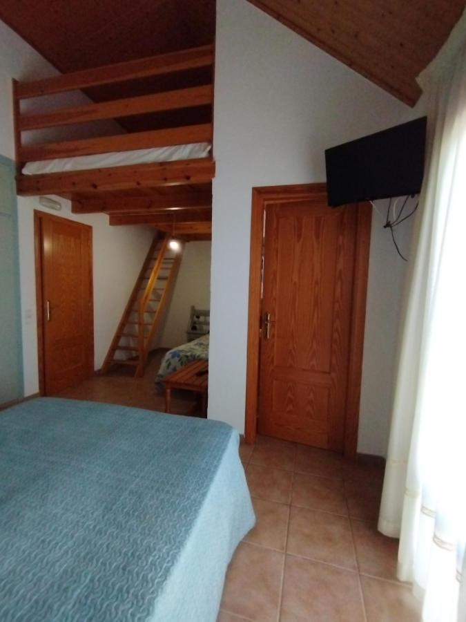 ריומאר Hostal Restaurant Paca מראה חיצוני תמונה