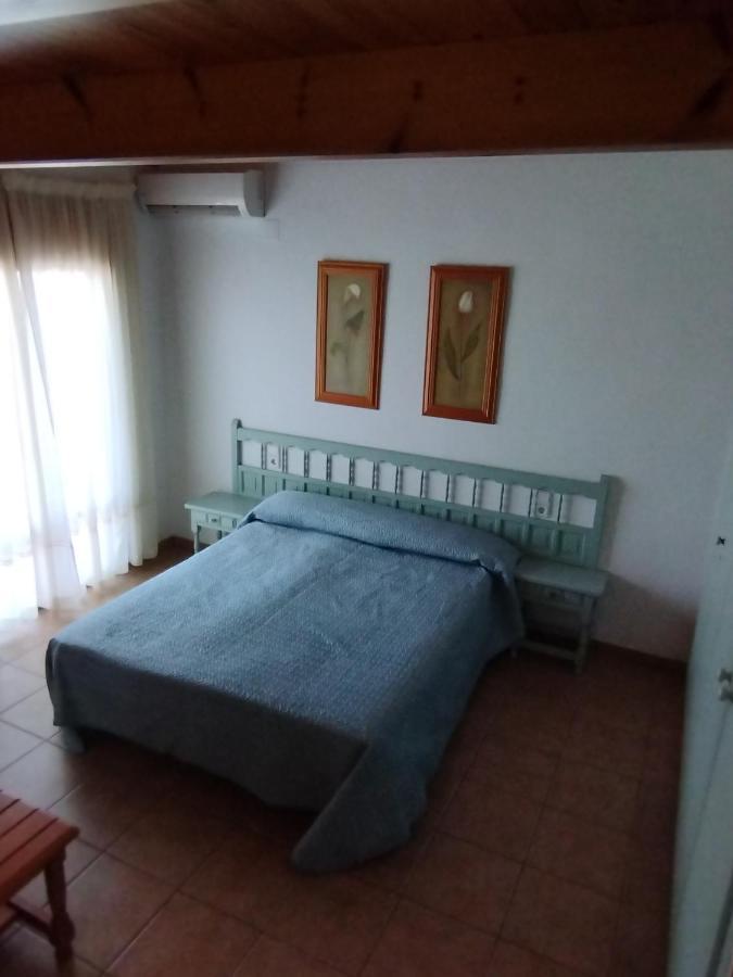 ריומאר Hostal Restaurant Paca מראה חיצוני תמונה