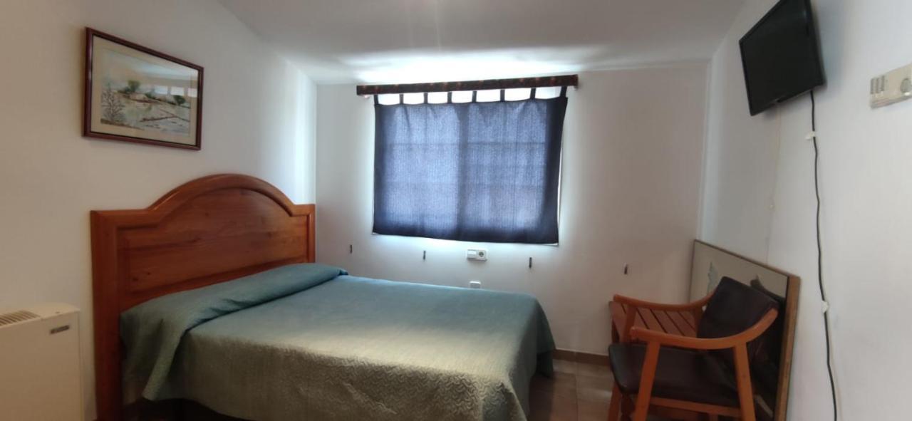 ריומאר Hostal Restaurant Paca מראה חיצוני תמונה